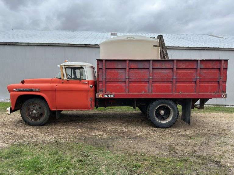 !!!!1958 Chevy Viking 40 Grain Truck, Single Axle, Chevy 327 V8 Gas, 12' St