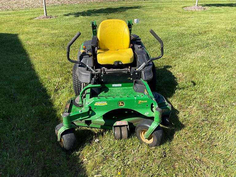 John Deere Z920M Zero Turn Lawn Mower, 620hrs, One