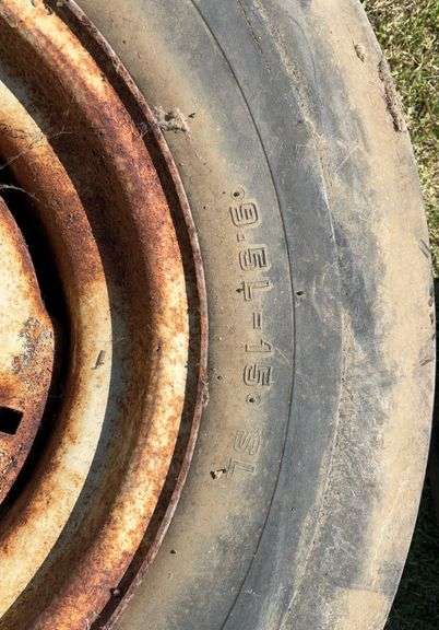 (1) 9.5L-15 tire on 6 bolt rim
