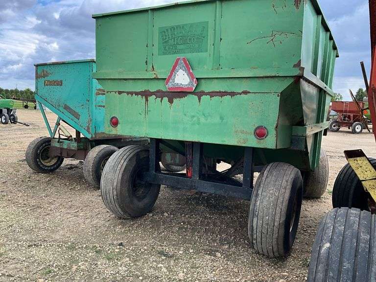 Bird Sall 300bu. Hydraulic Tilt Side Dump