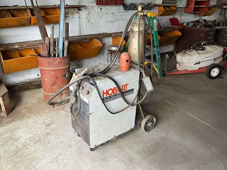 Hobart beta-mig 251 welder w/tank. No paper work for tanks