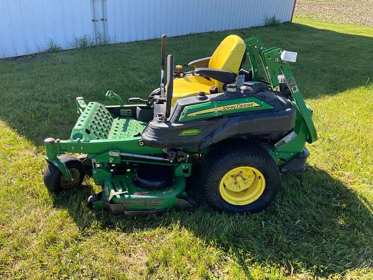 John Deere Z920M Zero Turn Lawn Mower, 620hrs, One