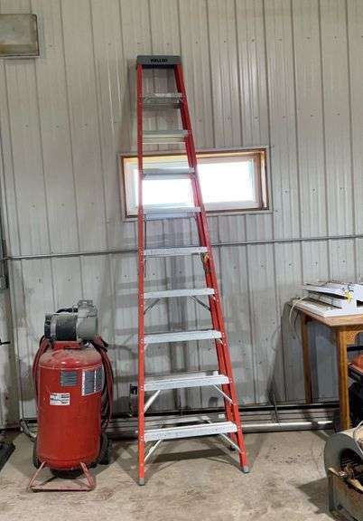 Keller fiberglass step ladder