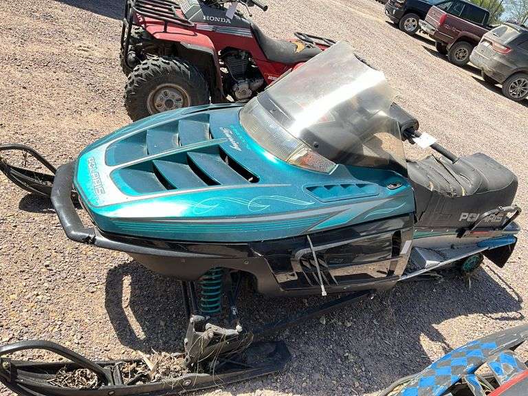 Polaris Indy Touring Snowmobile, Reads 5070 miles, Needs Engine