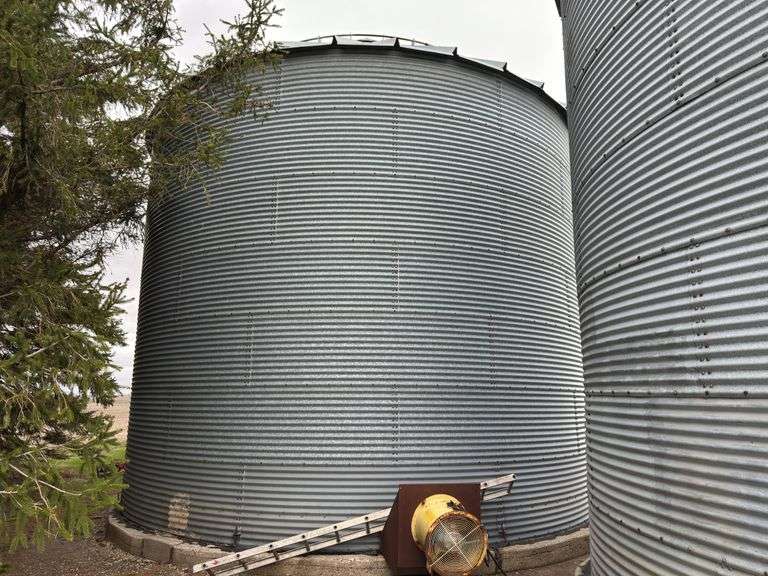 Superior Grain Bin complete with Unload Auger and Aeration Fan, 24' Wide, 1