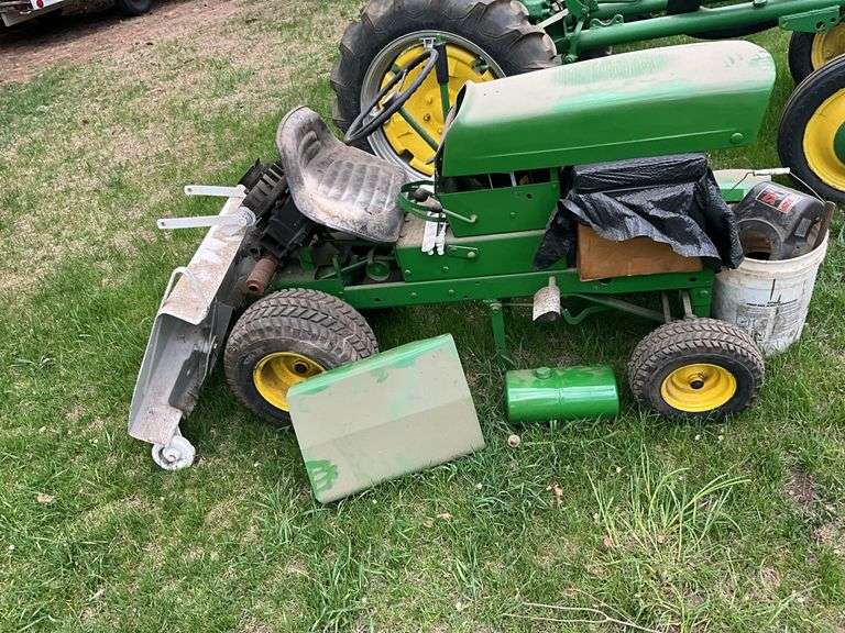 John Deere 70 Lawn Tractor - New Short Block included