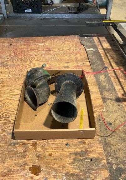 Antique car horns