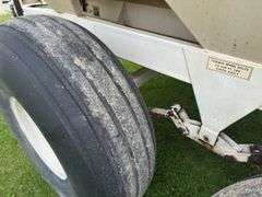 Willmar 600 Dry Fertilizer Spreader, Dual Spinners, Tandem Axle, 540PTO, Go