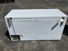 Whirlpool Chest Freezer, Model WZC3122DW01, 65"x27