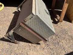 Aluminum truck toolbox, 17"x18"x36", with Brackets