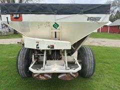 Willmar 600 Dry Fertilizer Spreader, Dual Spinners, Tandem Axle, 540PTO, Go