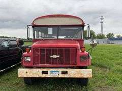 ***1993 Chevy School Bus, 27 Passenger, 4 Speed Au