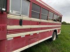 ***1993 Chevy School Bus, 27 Passenger, 4 Speed Au