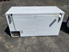 Whirlpool Chest Freezer, Model WZC3122DW01, 65"x27
