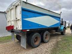 1969 White Construcktor Twin Screw Grain Truck, Crysteel 18' Steel Box and 
