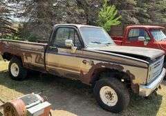 Chev 3/4 ton truck, 4x4, brown.  Non-runner - no title/reg
