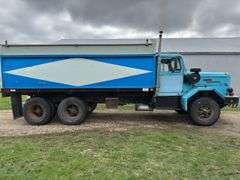 1969 White Construcktor Twin Screw Grain Truck, Crysteel 18' Steel Box and 