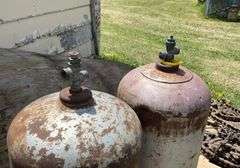 (2) bottle tanks