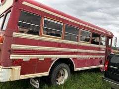 ***1993 Chevy School Bus, 27 Passenger, 4 Speed Au