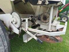 Willmar 600 Dry Fertilizer Spreader, Dual Spinners, Tandem Axle, 540PTO, Go