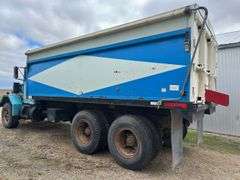 1969 White Construcktor Twin Screw Grain Truck, Crysteel 18' Steel Box and 