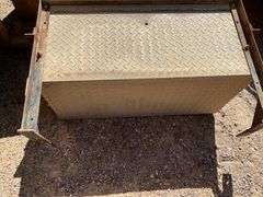 Aluminum truck toolbox, 17"x18"x36", with Brackets