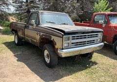 Chev 3/4 ton truck, 4x4, brown.  Non-runner - no title/reg