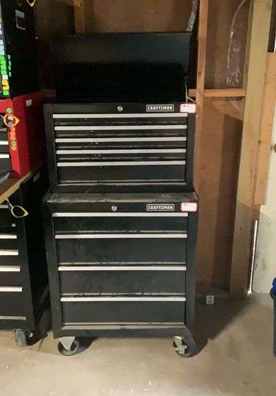 Craftsman top and bottom toolbox 26 1/2 wide, 4 drawer top and bottom 

**b