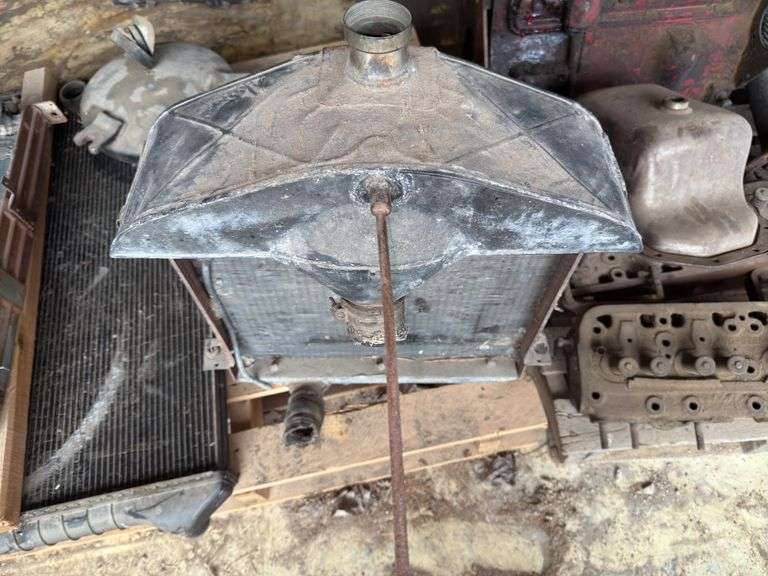 Model T Radiator Oil Vintage Radiator Possibly For Ford Model T/A - Hamilton-Maring Auction ...