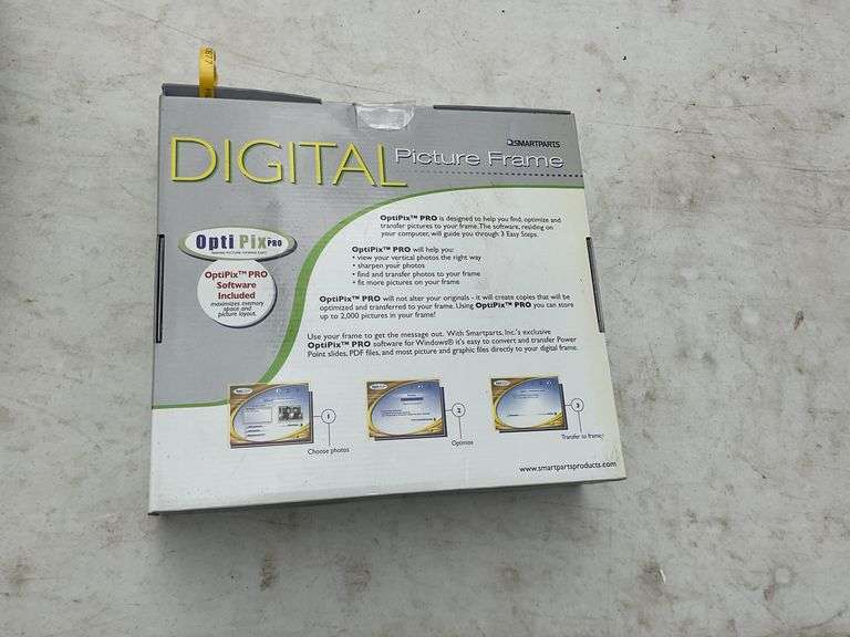 2 Digital picture frames