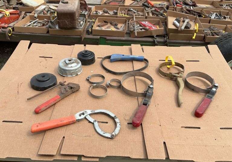 Flat of oil filter wrenches