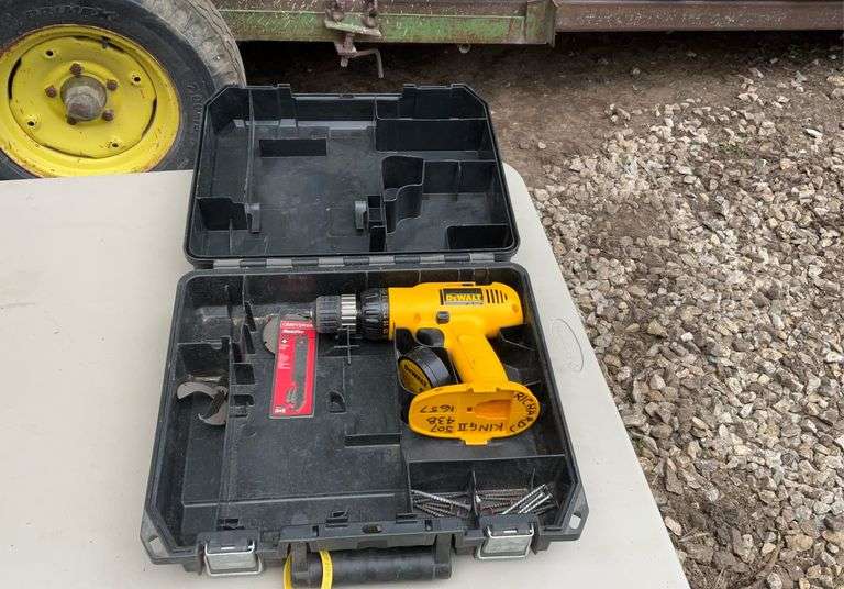 Dewalt 3/8 BSR cordless adjustable clutch drill driver only - no battery