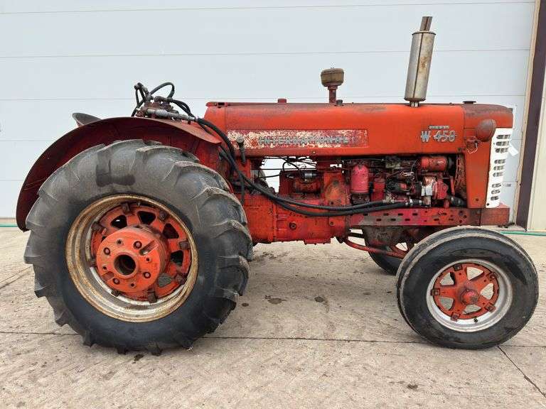 International W450 Standard Diesel Tractor, Starts on Gas and Converts to D