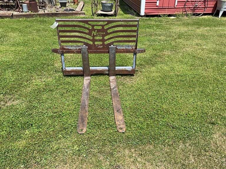 Skid Loader Mount Pallet Forks 48”