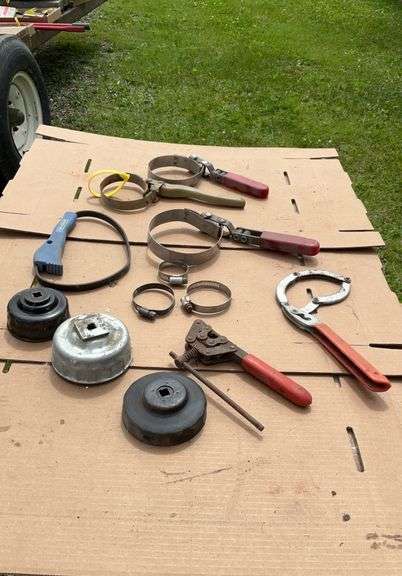 Flat of oil filter wrenches