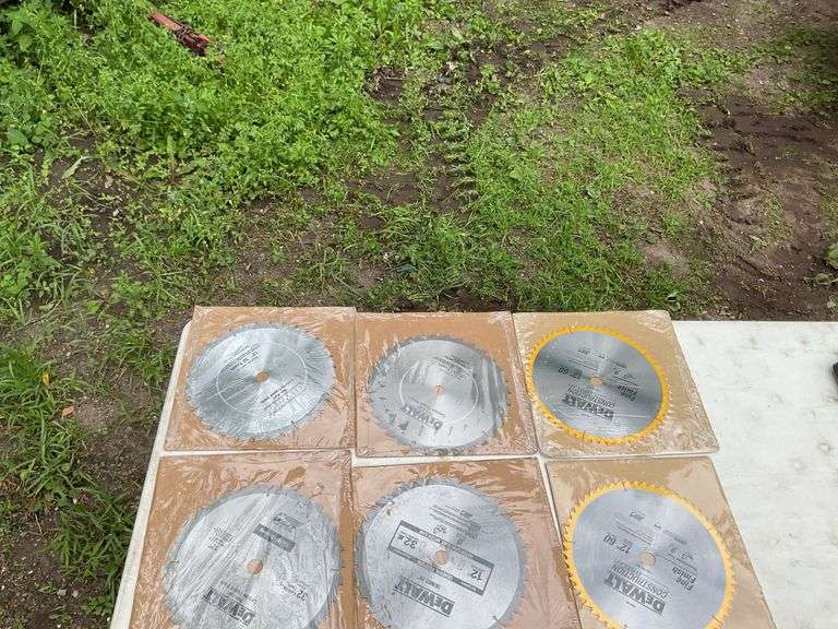 Box of 7 12" DeWalt saw blades