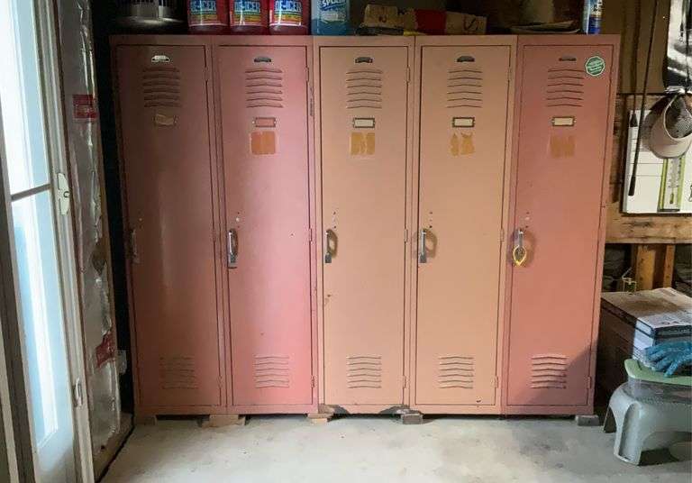 5 locker unit 75 in long x 5 ft tall x 18 in deep