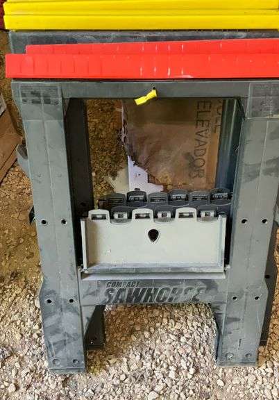 2 pair plastic sawhorses