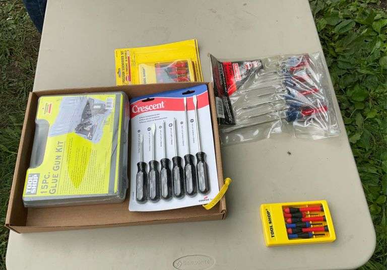 Craftsman screw drivers, glue gun & misc screw drivers