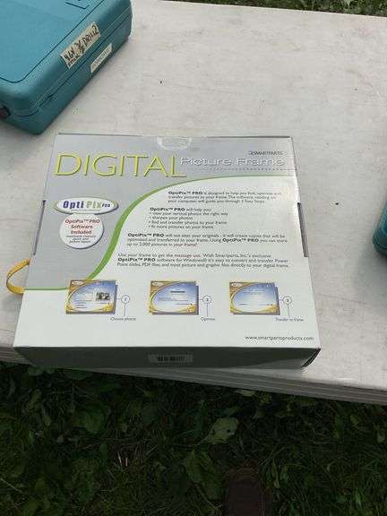 Digital picture frame
