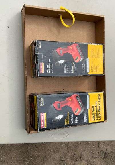2 craftsman 20V work lights
