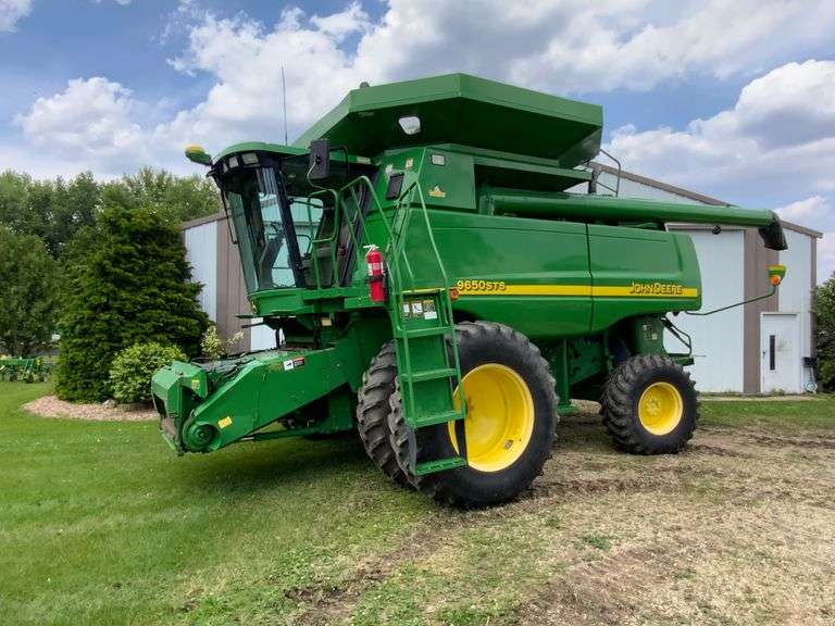 Live and Online Clean Farm Retirement Auction for Ted & Shirley Hinrichs 