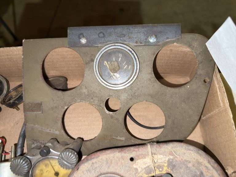 Gauges, Gauge Clusters