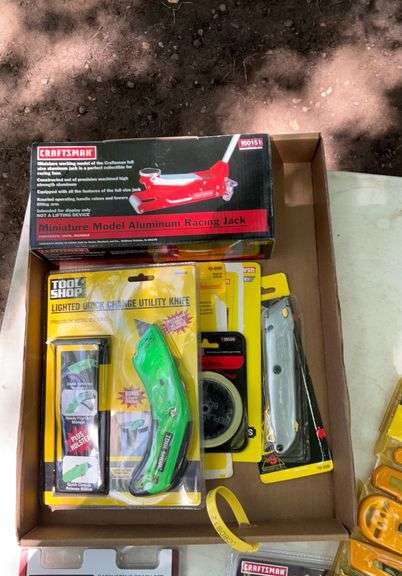Craftsman aluminum mini jack, utility knife , tape measure