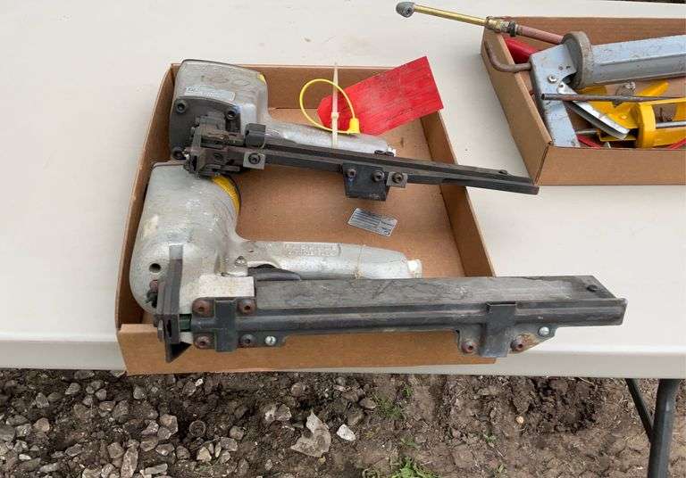 Flat of 2 passlode air nailers