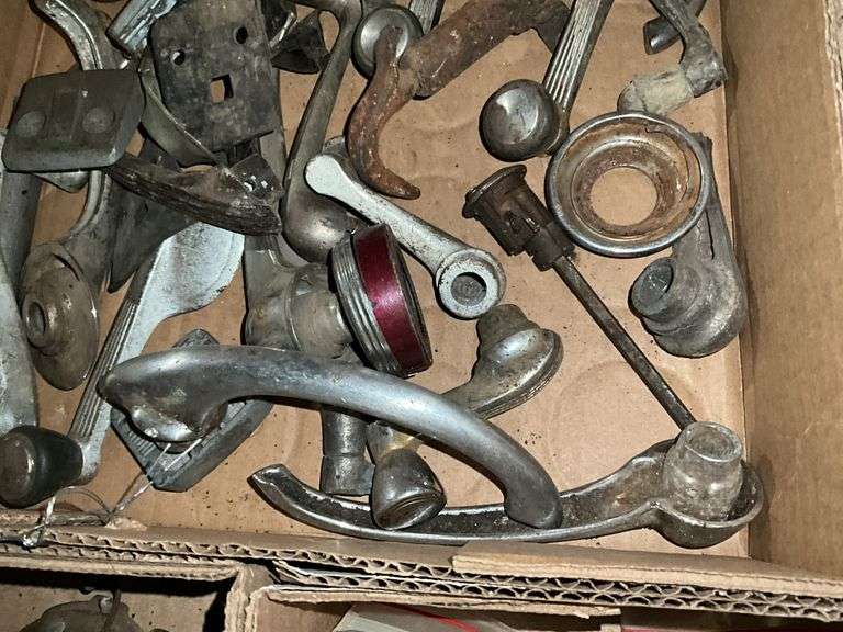 Door handles, window cranks, other Accessories for vintage cars