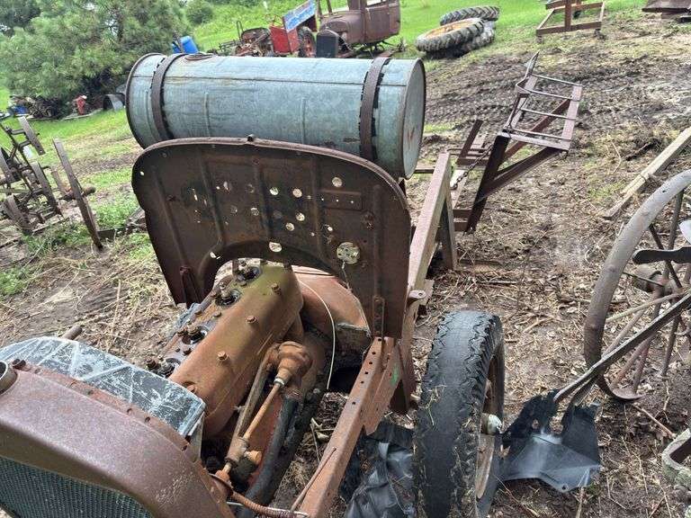 Ford flathead four-cylinder engine(Engine condition unknown )and transmissi