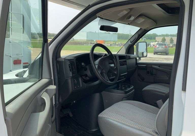 ***2006 Chev Express Motorhome, GM Chassis, 32ft; 