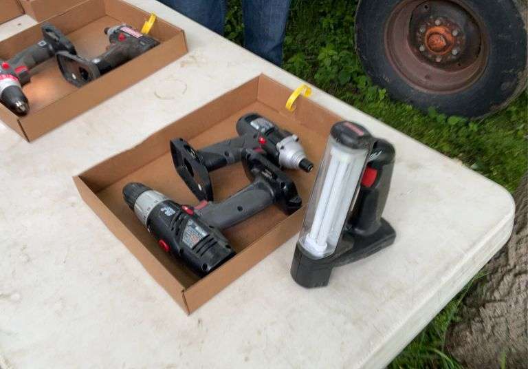 Flat of craftsman 19.2V drill, driver & work light, no batteries
