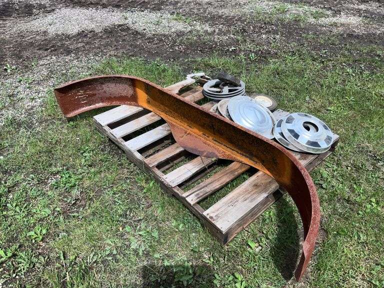 9”x69” Trailer Fender & hub caps